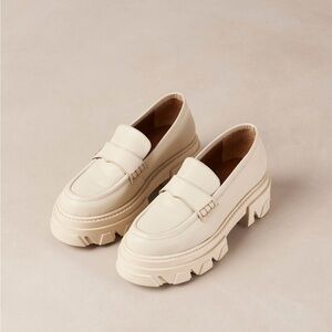 ALOHAS Cream Chunky Loafers